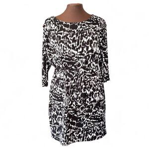 Ann Taylor Size L Stretch Knit Short Shift Dress Black/White Abstract 3/4 Sleeve